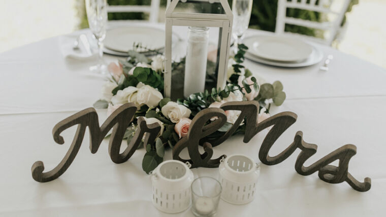 Mr. &amp; Mrs. Sign Art rental for events in Atlanta