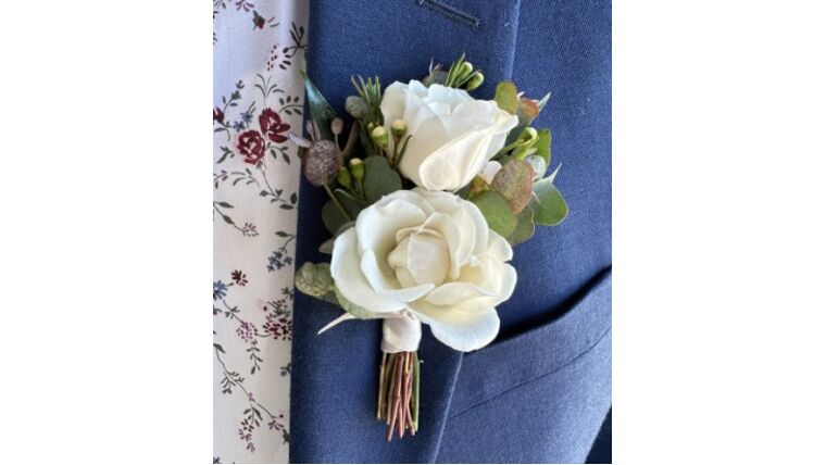 Boutonniere Groomsmen "Premium/Custom Silk" Corsages &amp; Bouts rental for events in Atlanta